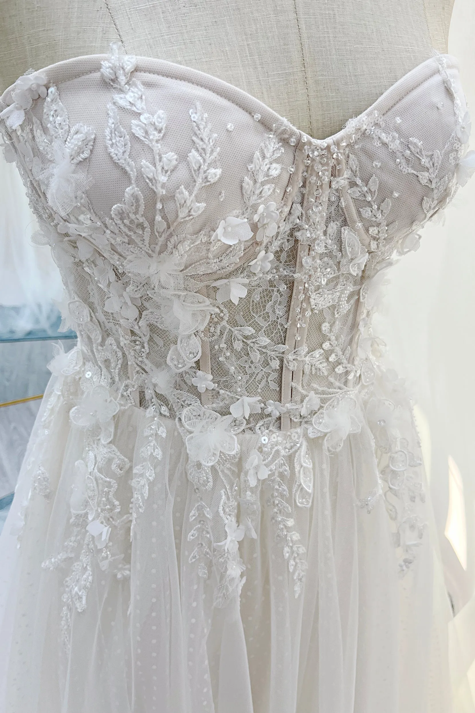 A-Line Court Train Lace Tulle Wedding Dress CW3225