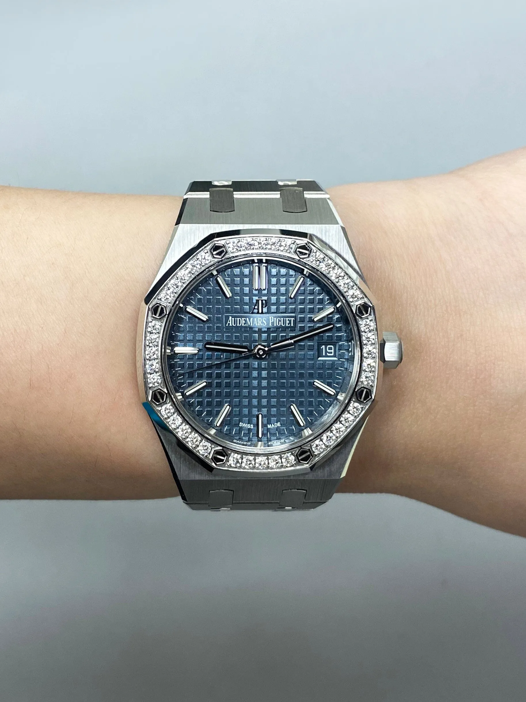 Audemars Piguet Royal Oak 77351ST Diamond Blue Dial Ladies Watch Box Papers