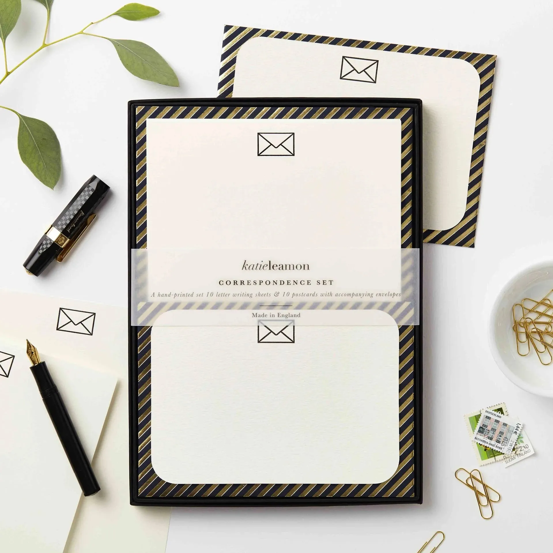 Correspondence Set, Envelope