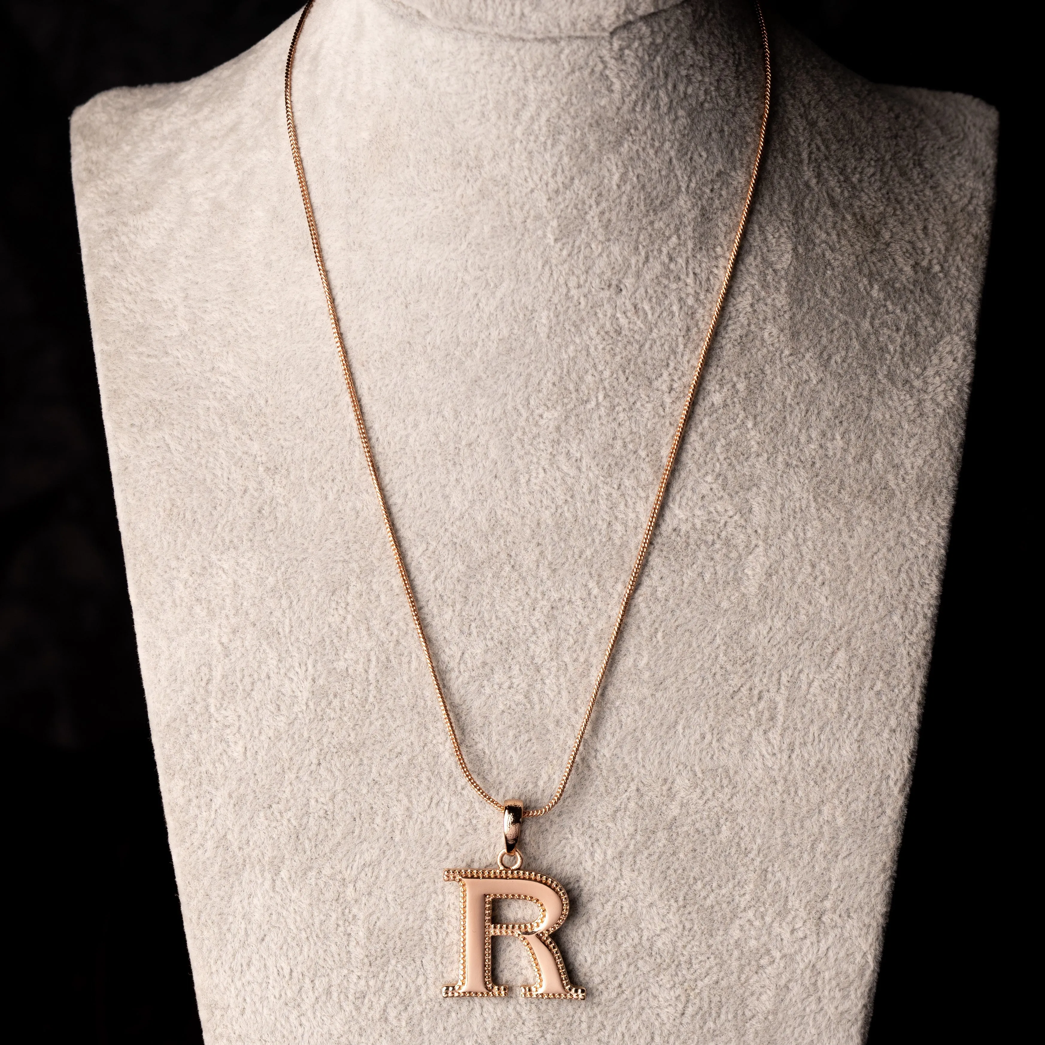 Estele - Charm "R" Rosegold plated Pendant