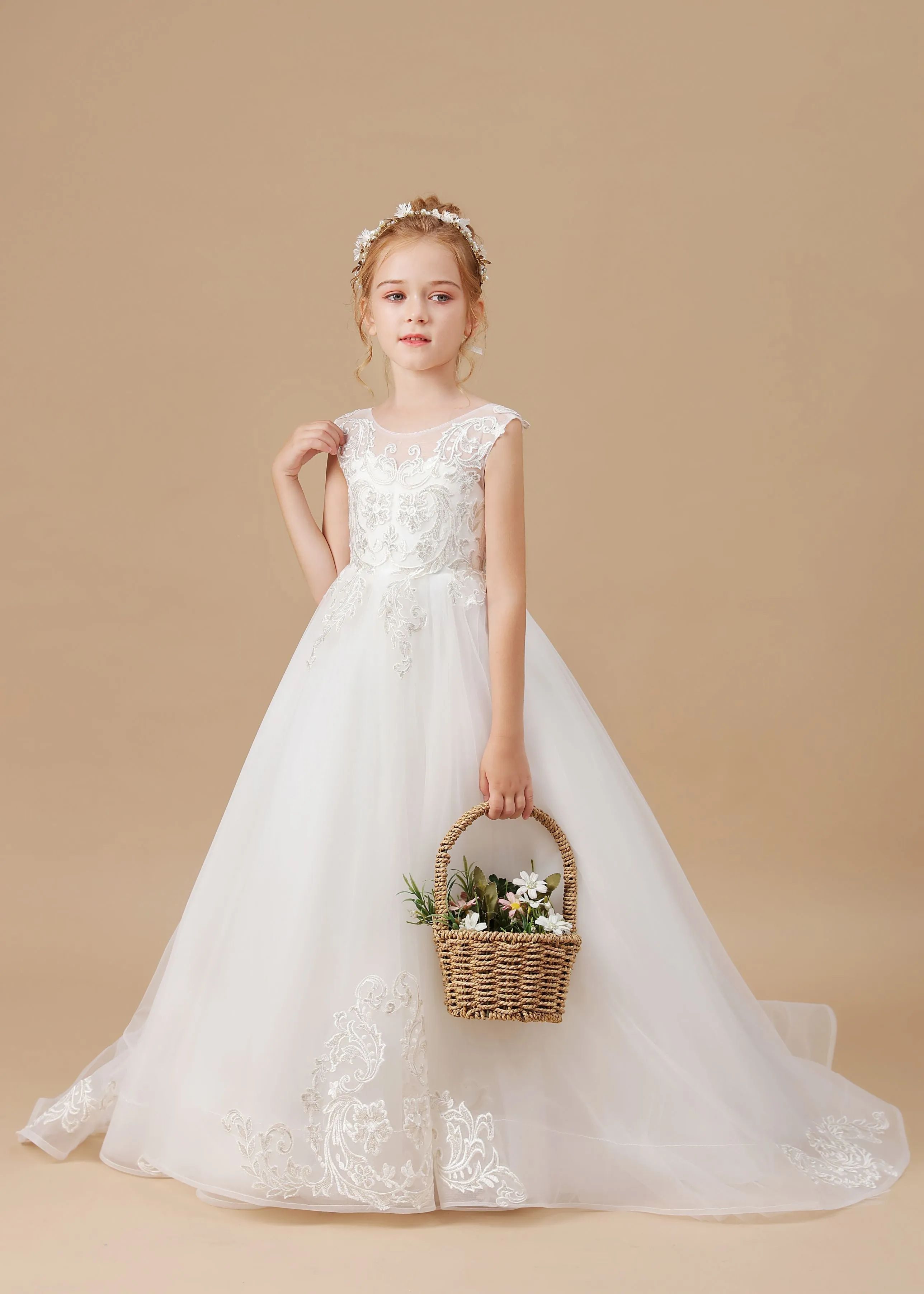 Ivory Multi-Layer Tulle Sleevelesss Applique Flower Girl Dresses with Sweep trailing