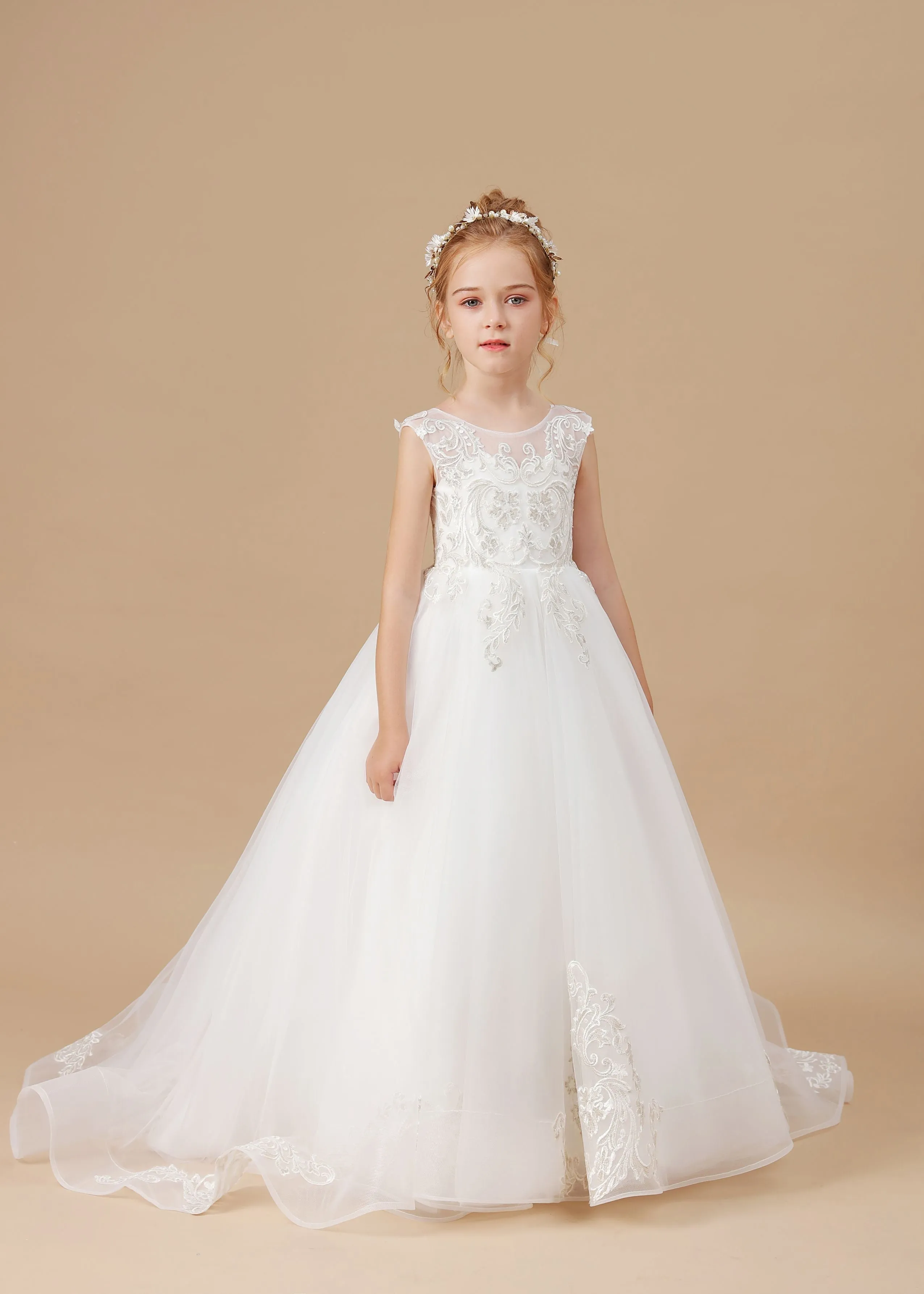 Ivory Multi-Layer Tulle Sleevelesss Applique Flower Girl Dresses with Sweep trailing