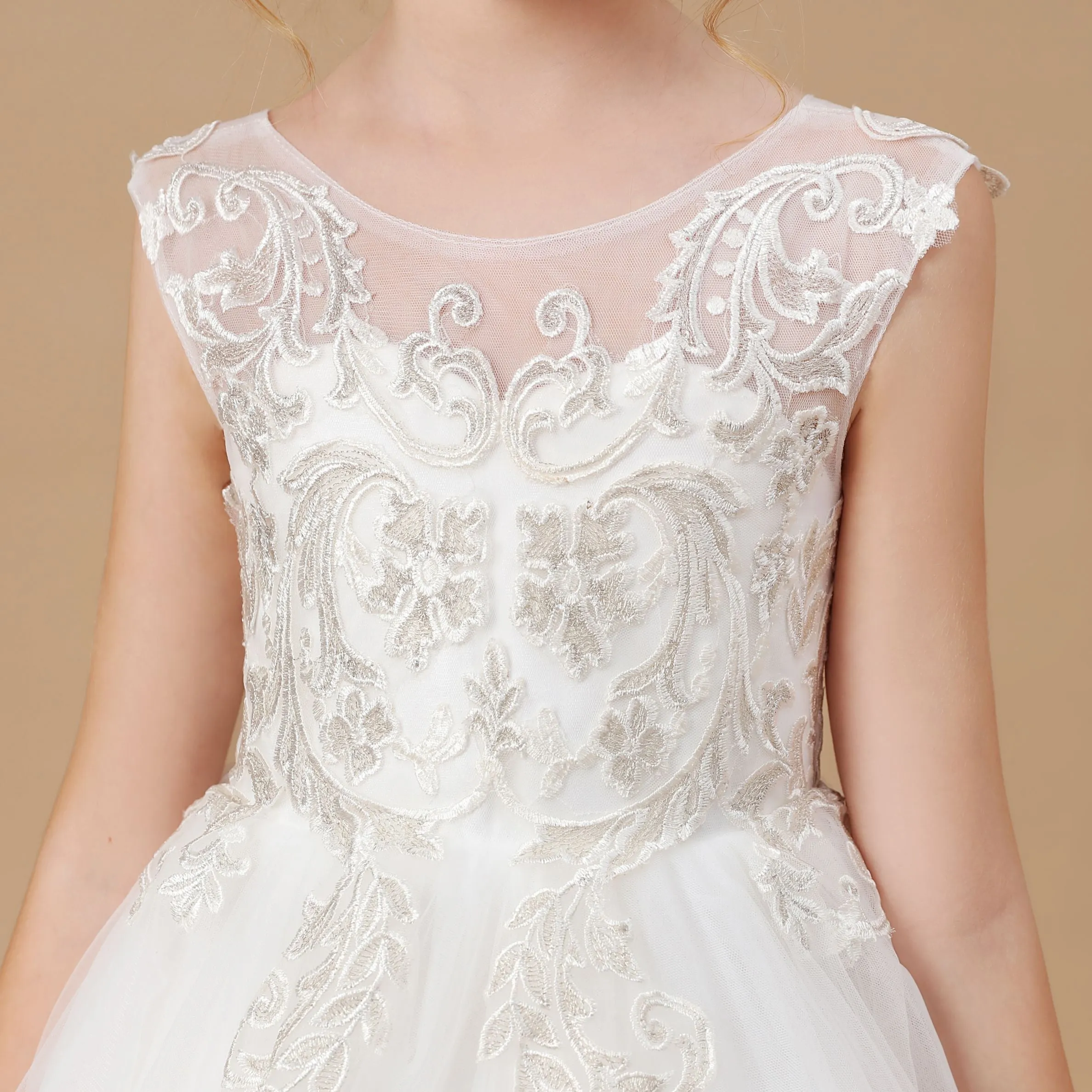 Ivory Multi-Layer Tulle Sleevelesss Applique Flower Girl Dresses with Sweep trailing