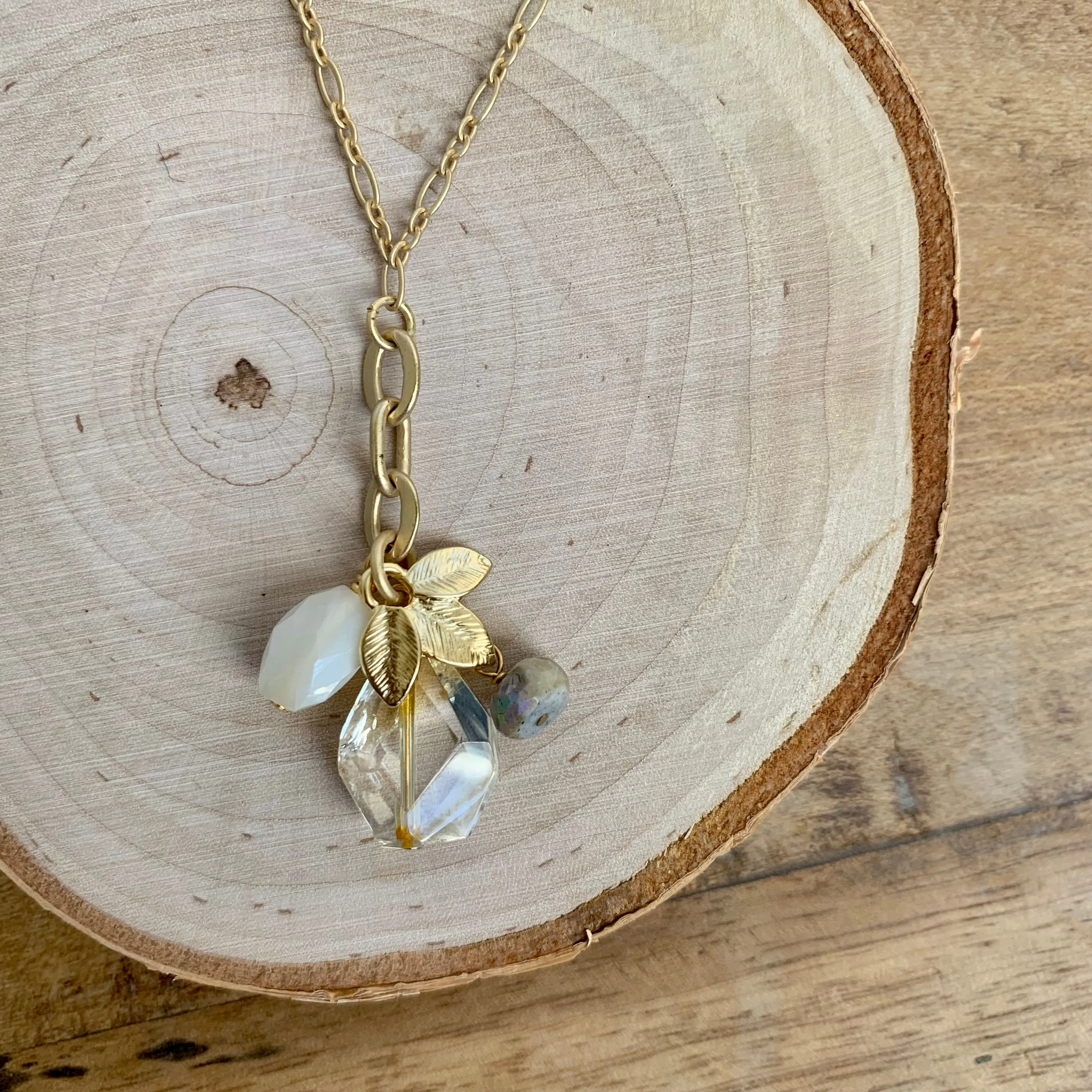 Short Gold Cluster Pendent Necklace